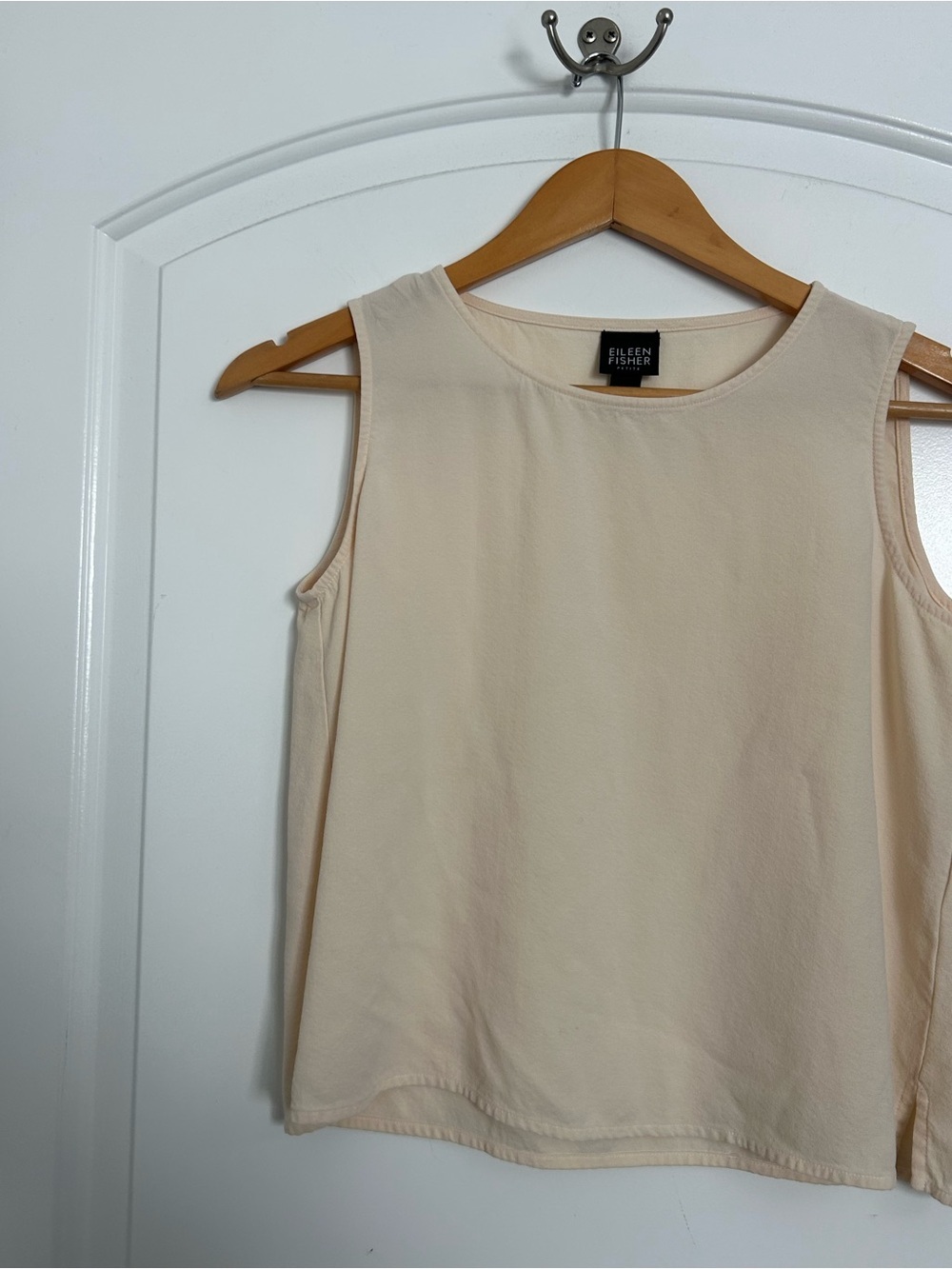 Eileen Fischer 100% Silk Cream Sleeveless Tank Top Size XS chic 90s minimalist - Picture 3 of 13